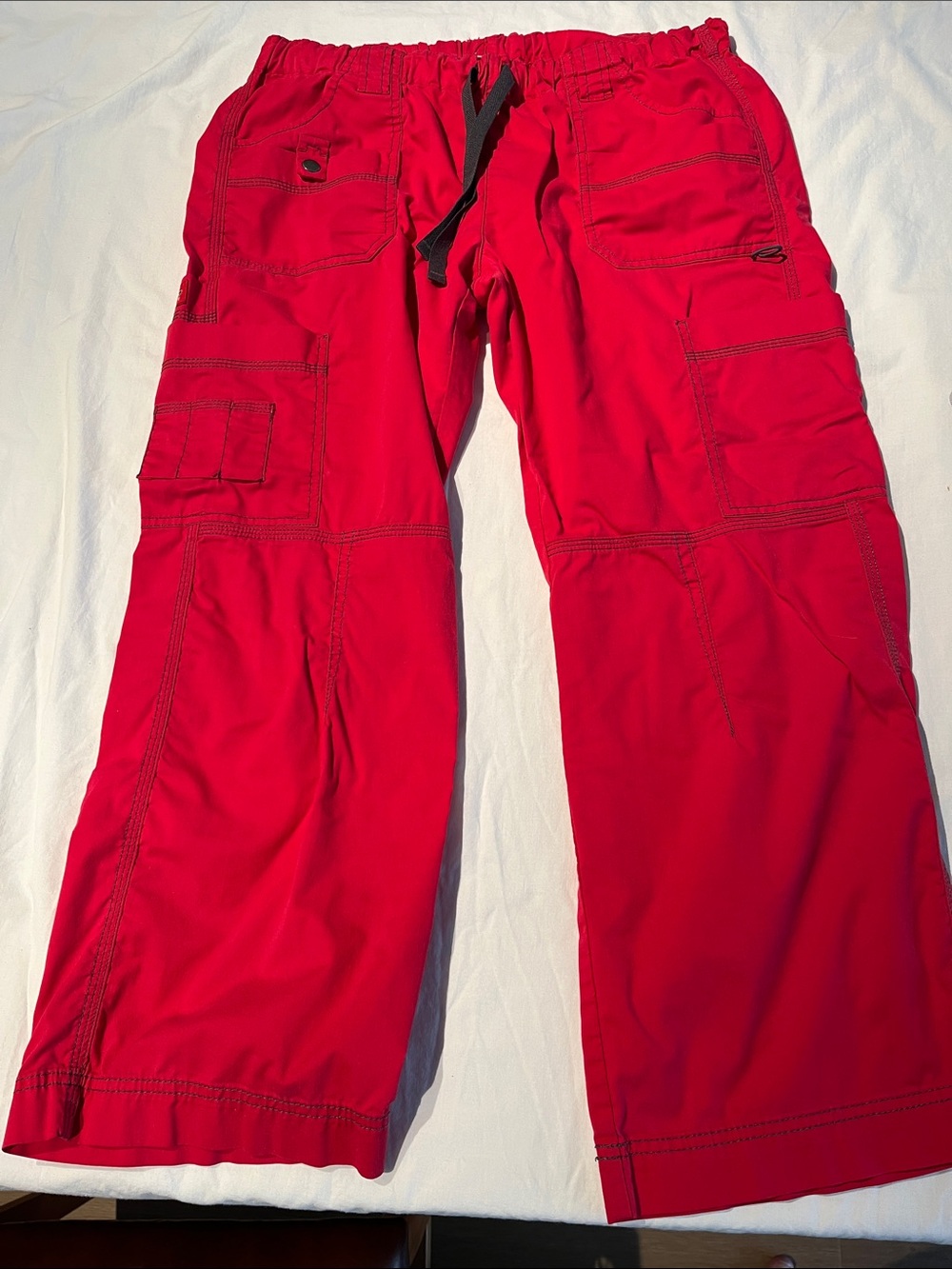 Dickies Gen Flex scrub pants, size medium - red